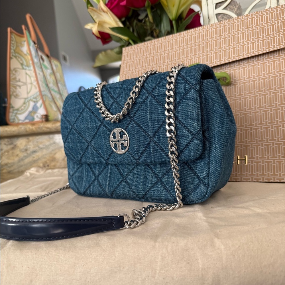 New Tory Burch 595+! WILLA DENIM SMALL SHOULDER BAG DENIM / - Picture 11 of 11
